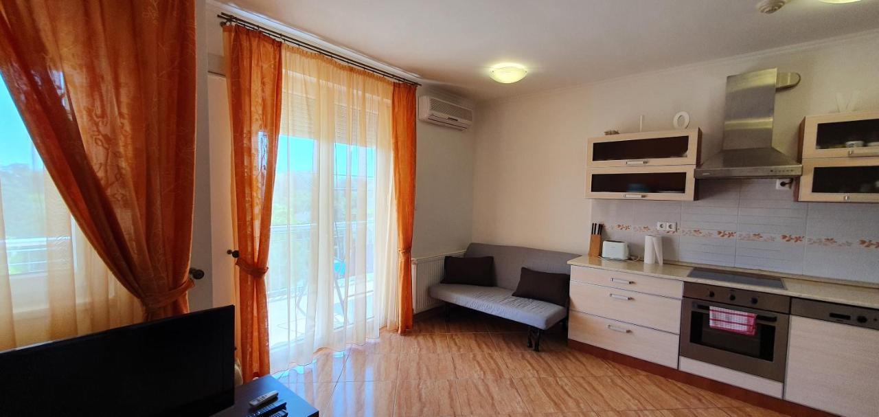 Bazsi Golden Beach Apartman Siófok Exteriör bild