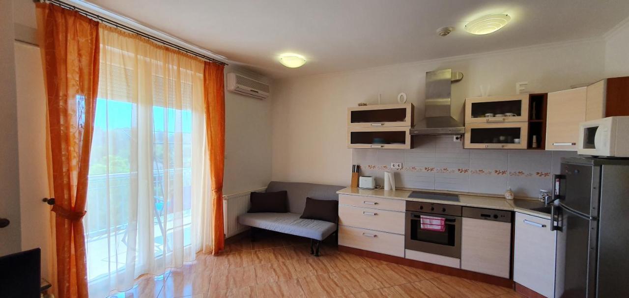 Bazsi Golden Beach Apartman Siófok Exteriör bild